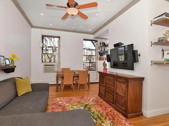 4th image of 126 Mercer St APT 3