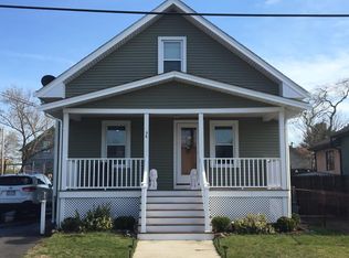 56 Slocum St, Acushnet, MA 02743