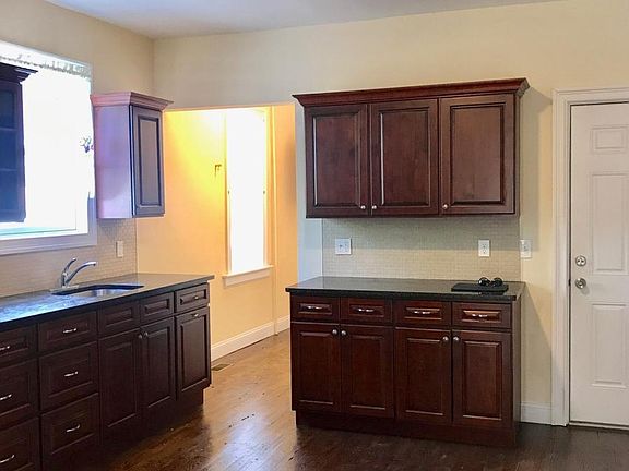 4th image of 114 Norman St #2