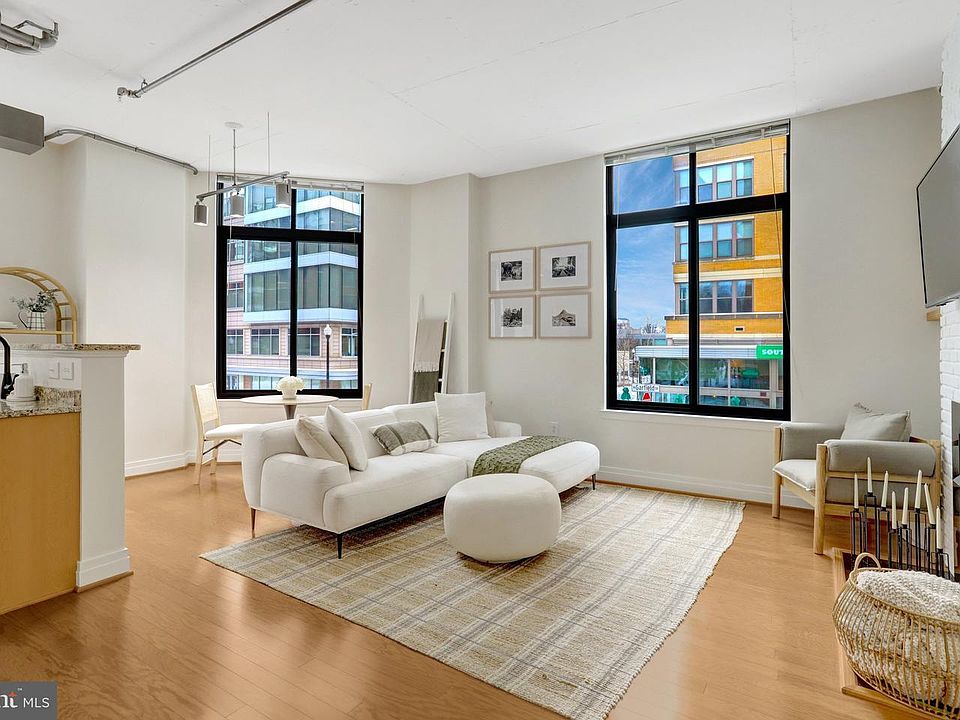 1st image of 1201 N Garfield St APT 206