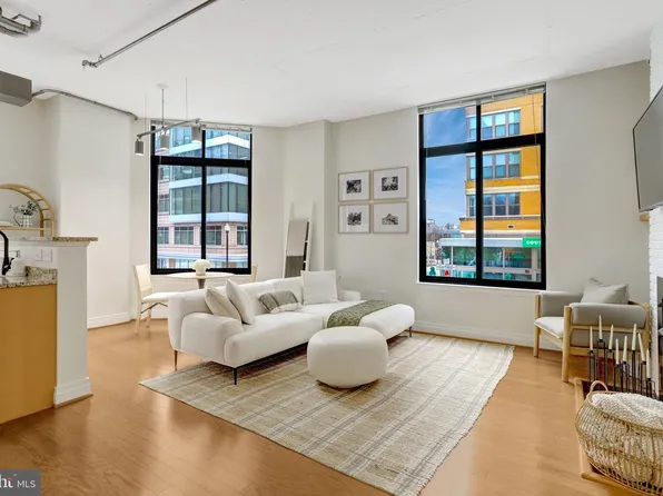 1201 N Garfield St APT 206, Arlington, VA 22201