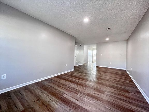 5th image of 1413 SE 8th St #1413