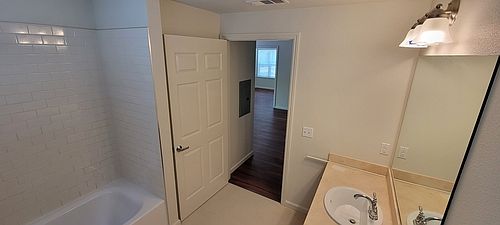 3rd image of 21 Kensington Ct Unit 2