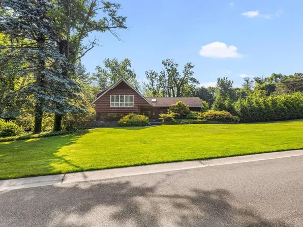 25 Fairway Court, Roslyn Harbor, NY 11576