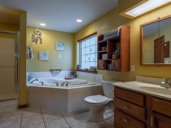 5th image of 1676 Scarlet Oak Dr