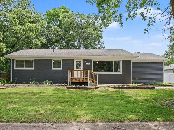405 Cedar St NW, Demotte, IN 46310