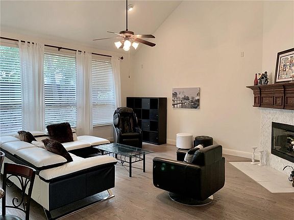 3rd image of 15631 Fox Meadow Ln