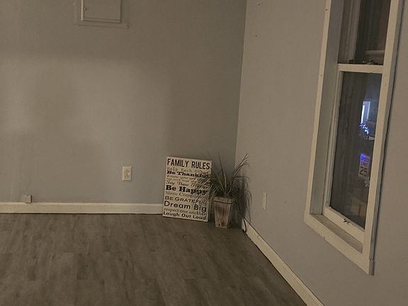 3rd image of 364 1/2 Blaine Ave #1/2