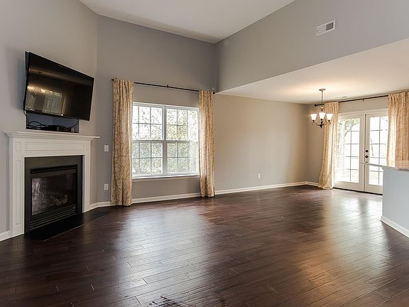 3rd image of 1117 Holly Meadow Dr