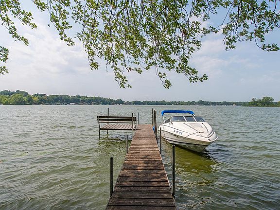 Enjoy views of Harrison Bay as soon as you walk through the