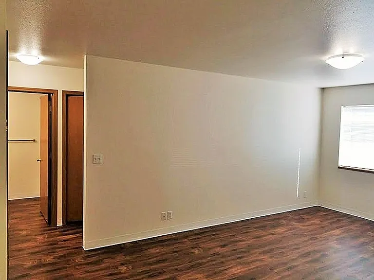 780 S 2nd St — Photo 11