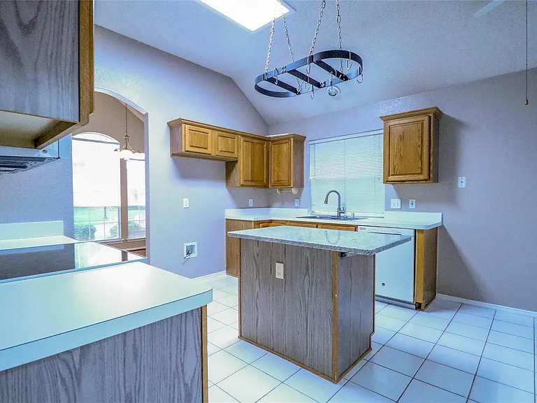 10613 Brandenberg Dr — Photo 6