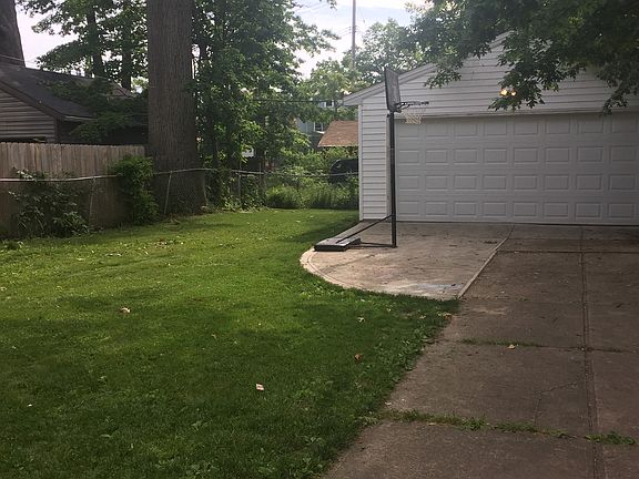 2nd image of 1521 Elmwood Ave