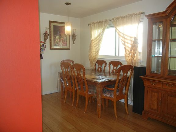 5th image of 4305 Overend Ave