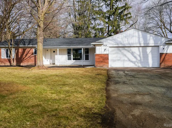 24770 Plumridge Ln, Southfield, MI 48033