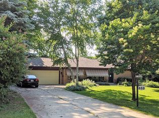 655 Verdant Dr, Elm Grove, WI 53122