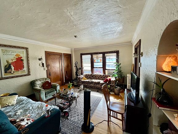 3rd image of 1800-1808 E Olive St #3
