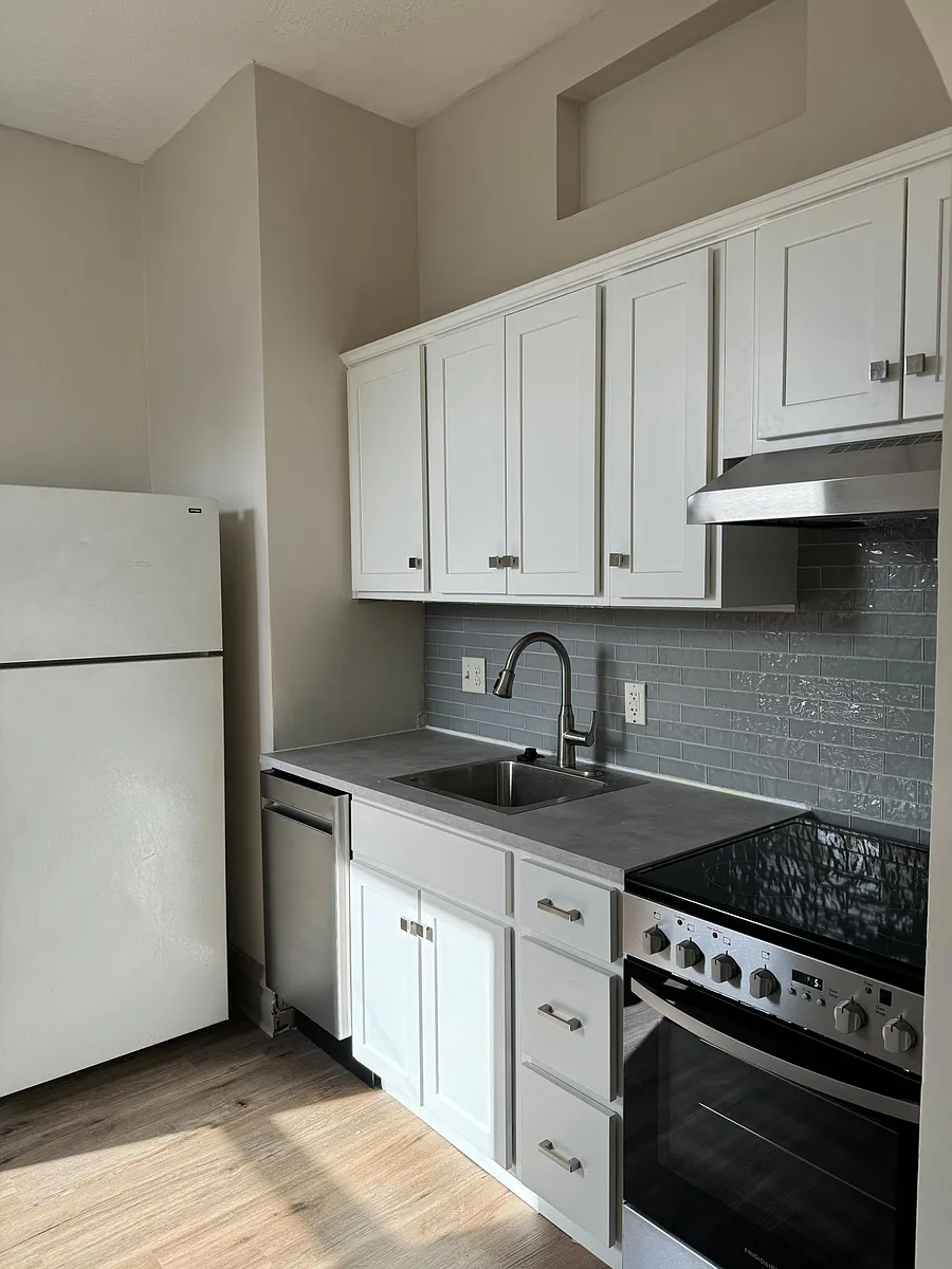 Building Photo - 42 E Winter St #12