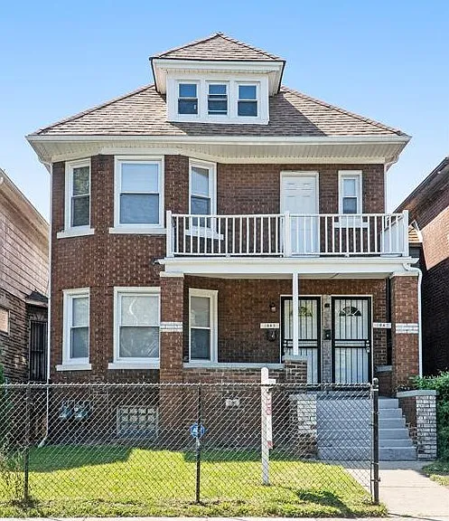 1045 Casgrain St — Photo 1