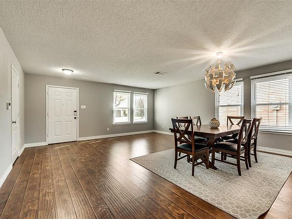 5th image of 5423 Presidio Dr