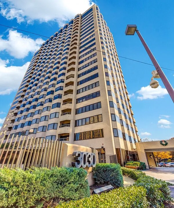 3030 McKinney Ave #1703