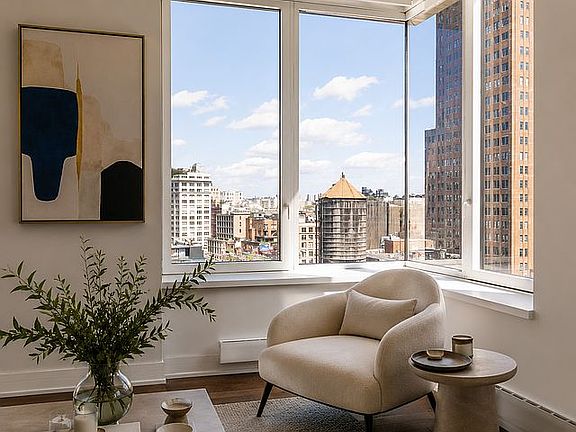 5th image of 5 Franklin Pl APT 14A