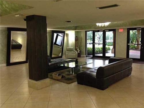 2nd image of 701 NW 19th St APT 404