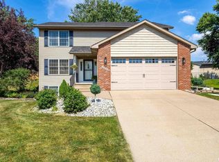 3240 W 65th Street Ct, Davenport, IA 52806