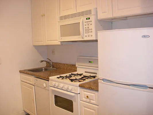 Rented by Citi Habitats | media 37