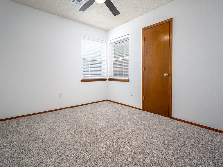 2605 Pennington Ave — Photo 10