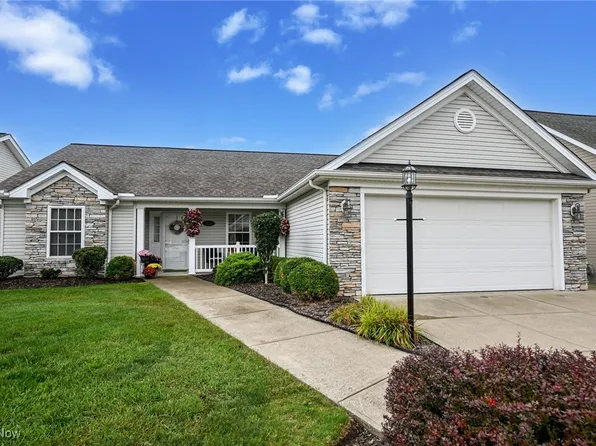 320 Falling Leaf Dr, Seven Hills, OH 44131