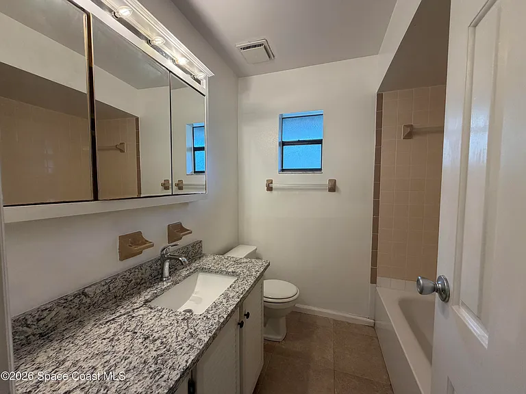 760 John Adams Ln — Photo 7