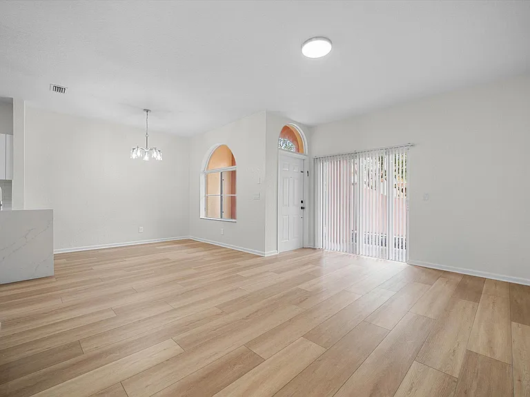 1204 Santa Catalina Ln — Photo 15