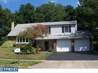 183 Fletcher Dr, Morrisville, PA 19067