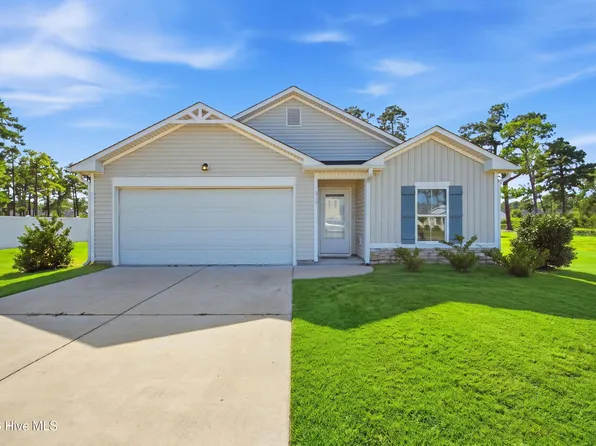 910 Pine Needles Road, Southport, NC 28461