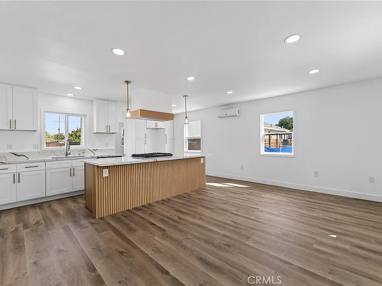 1095 E Phillips Blvd — Photo 4