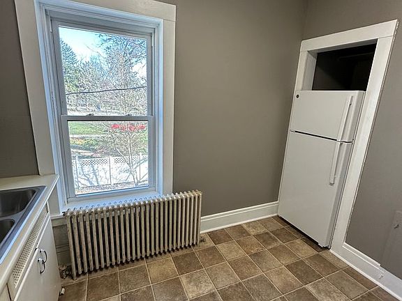 4th image of 1427 Hampshire St #B301097f1