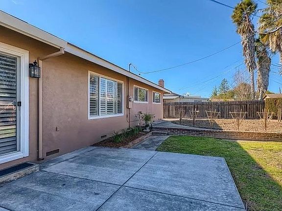 3rd image of 7241 Conrad Dr