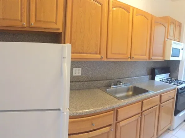 2718 23rd Ave, Astoria, NY 11105