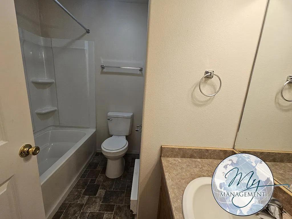 $1795 | 3 Bedroom 2 Bath Duplex | Twin Falls, ID — Photo 4