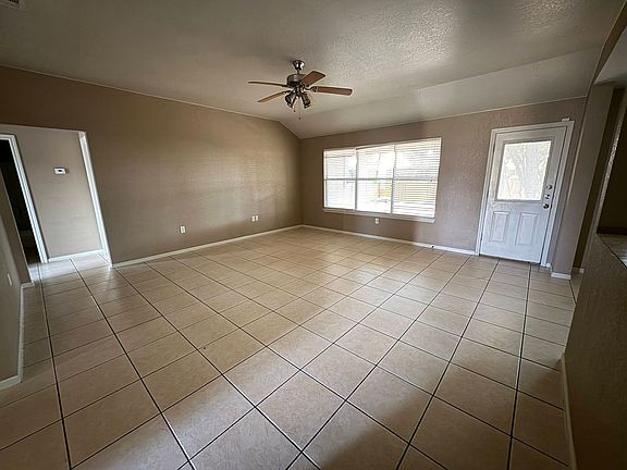 3rd image of 2904 Phoenix Dr