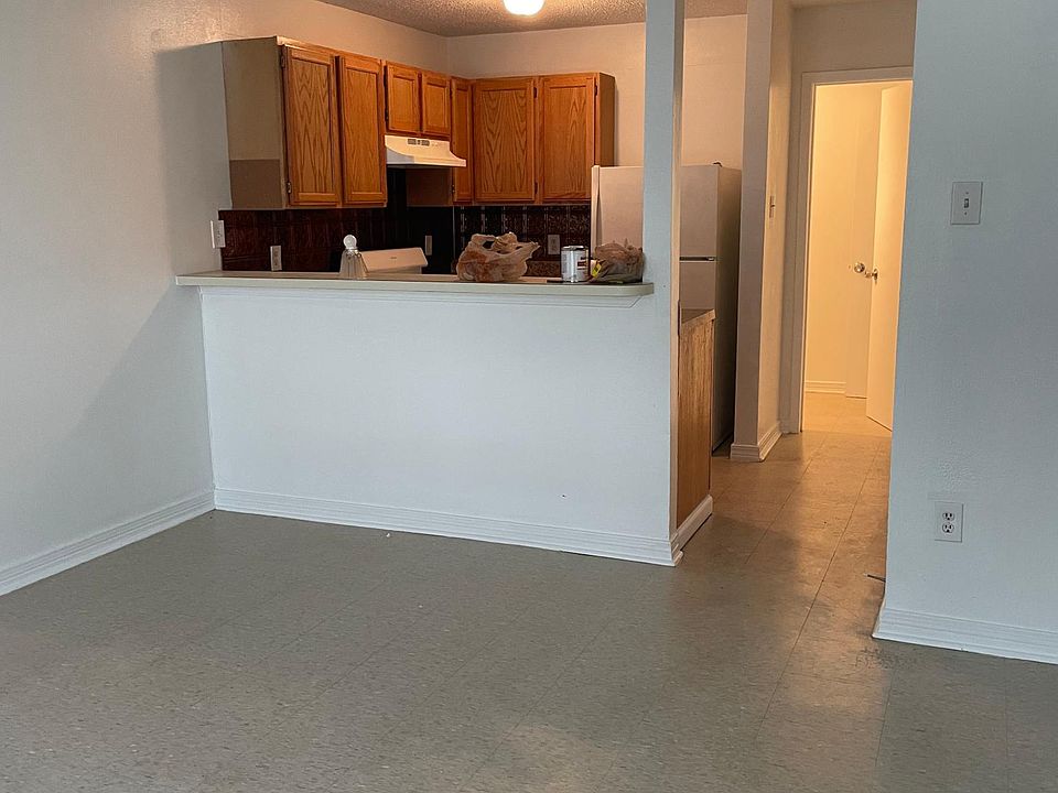 1st image of 703 Dolhonde St
