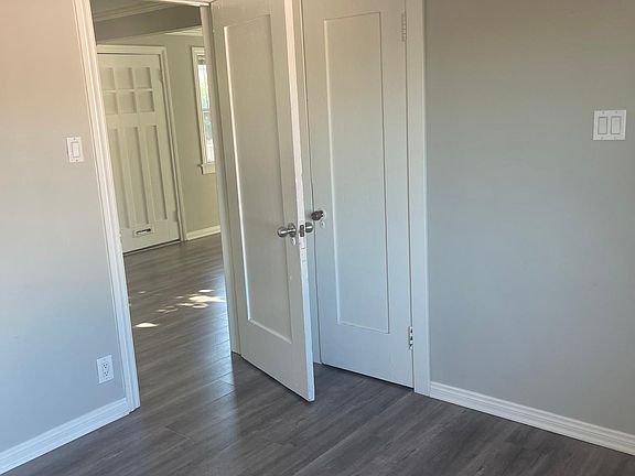 4th image of 1111 Blake Ave