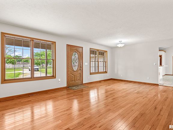 5th image of 620 Ledlie 1.91 Acres