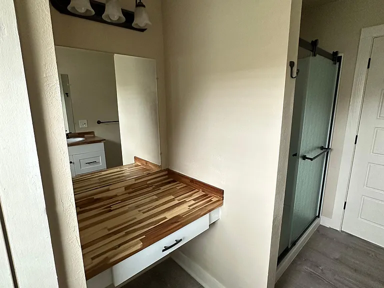 1213 W Walker St — Photo 25