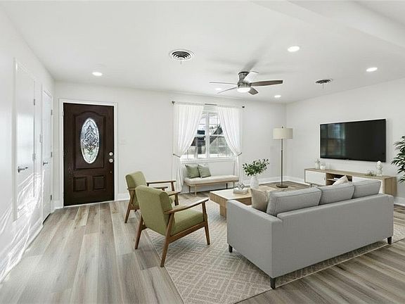 3rd image of 370 Barton Ave