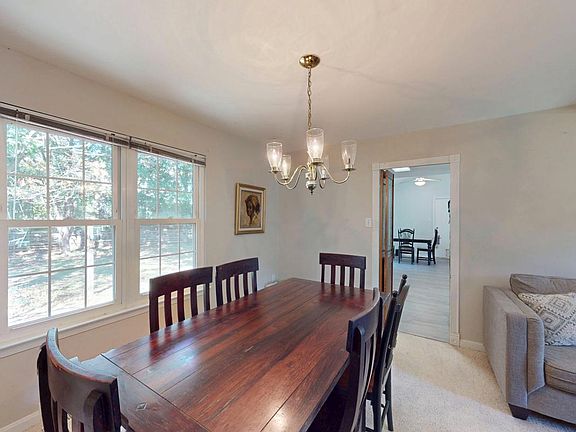 4th image of 10603 Oxford Ct
