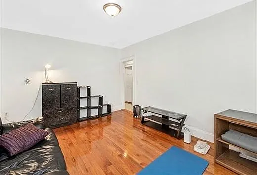 3 bed, 1200 sqft, $2,900 — Photo 4
