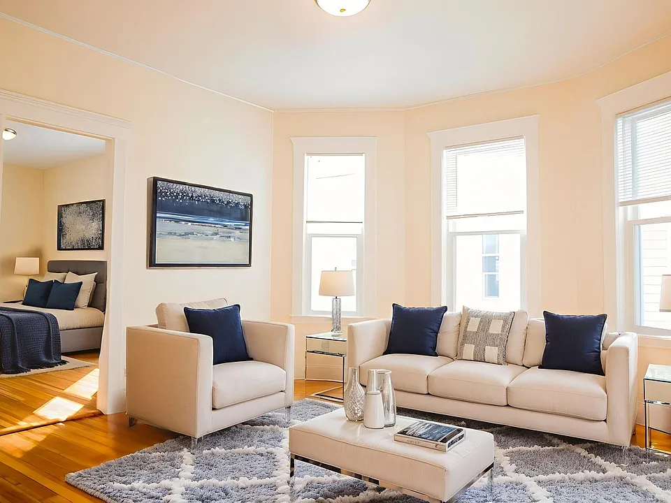 286 Summit Ave #3