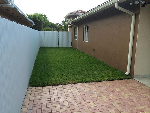 lateral patio